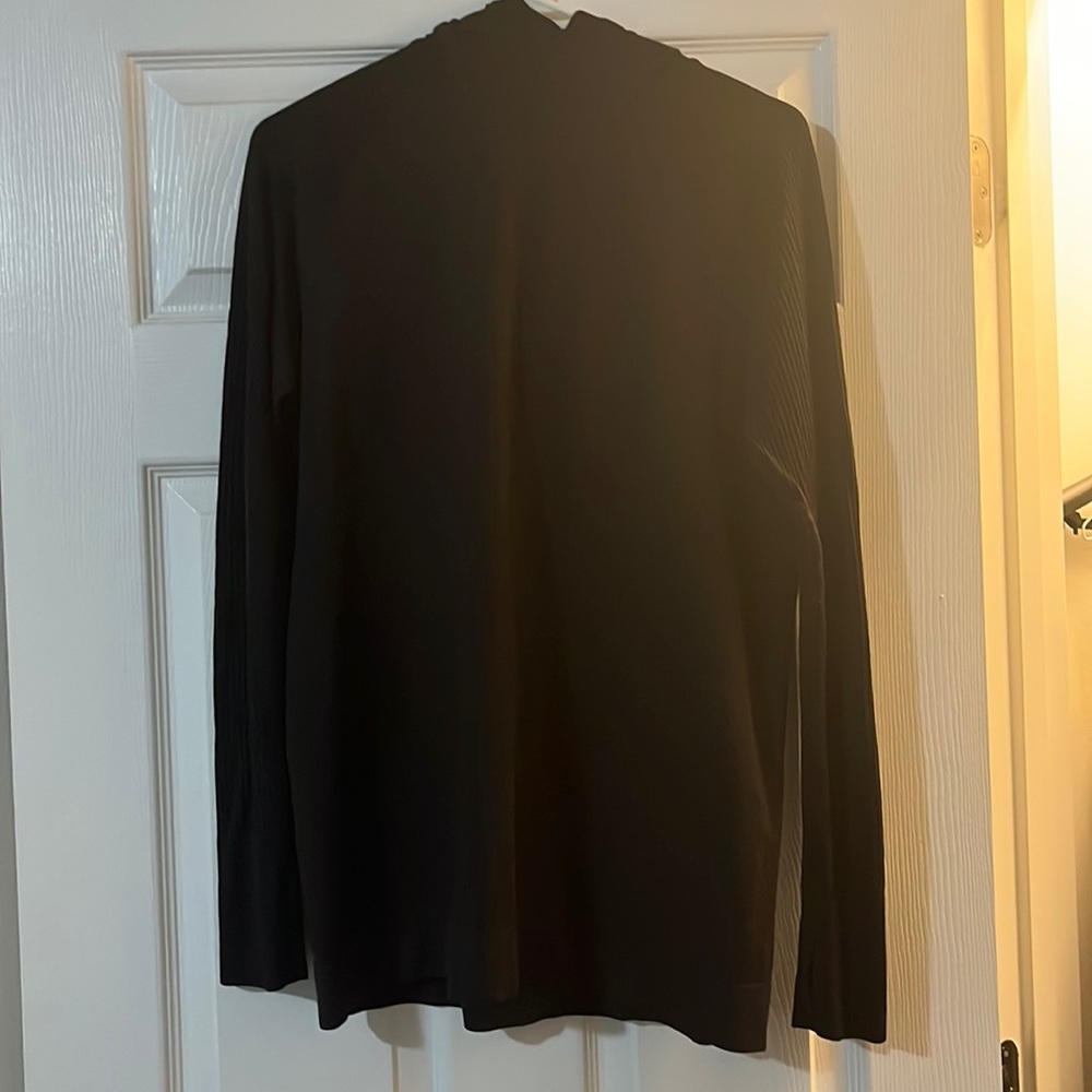 Men’s dark blue lululemon long sleeve hoodie